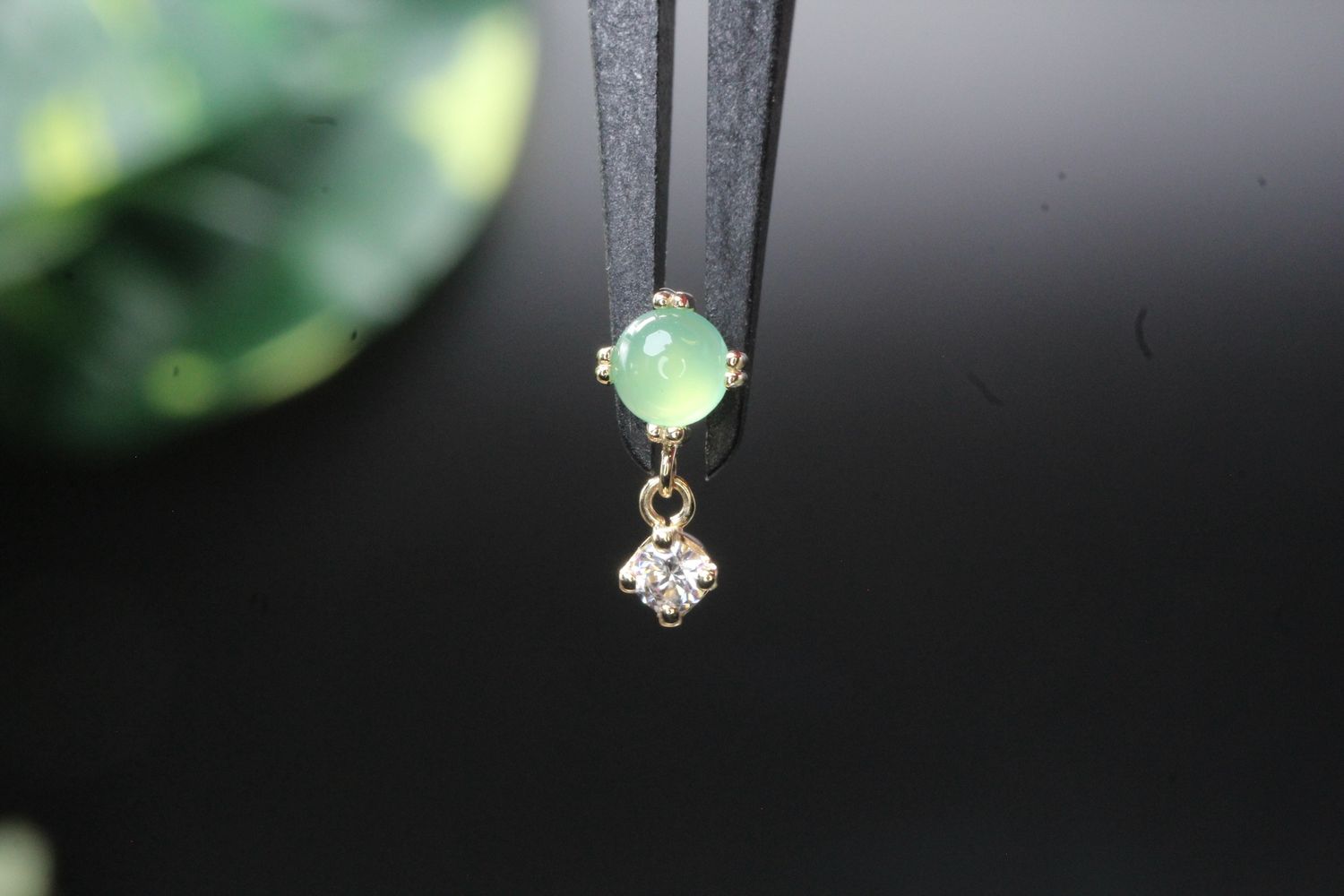 Threaded Yellow Gold Duet Top, Gauge: 18/16ga, Stone: Chrysoprase &amp; White CZ, Stone Size: 3mm w/ 2mm Bottom