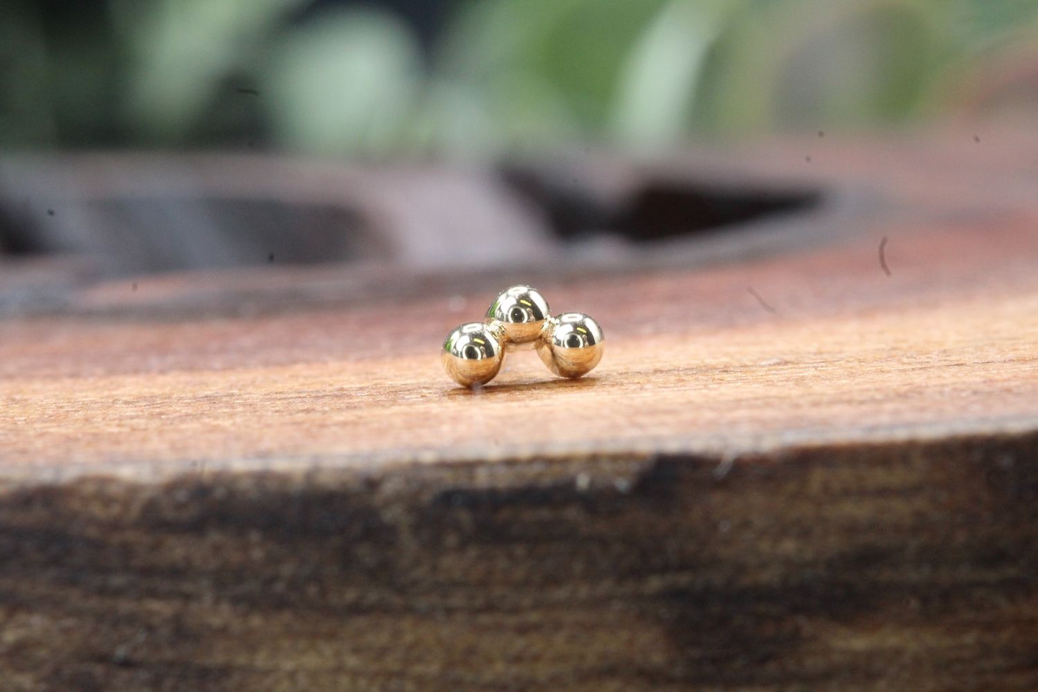 Threadless Yellow Gold Tri-Bead Arc Top