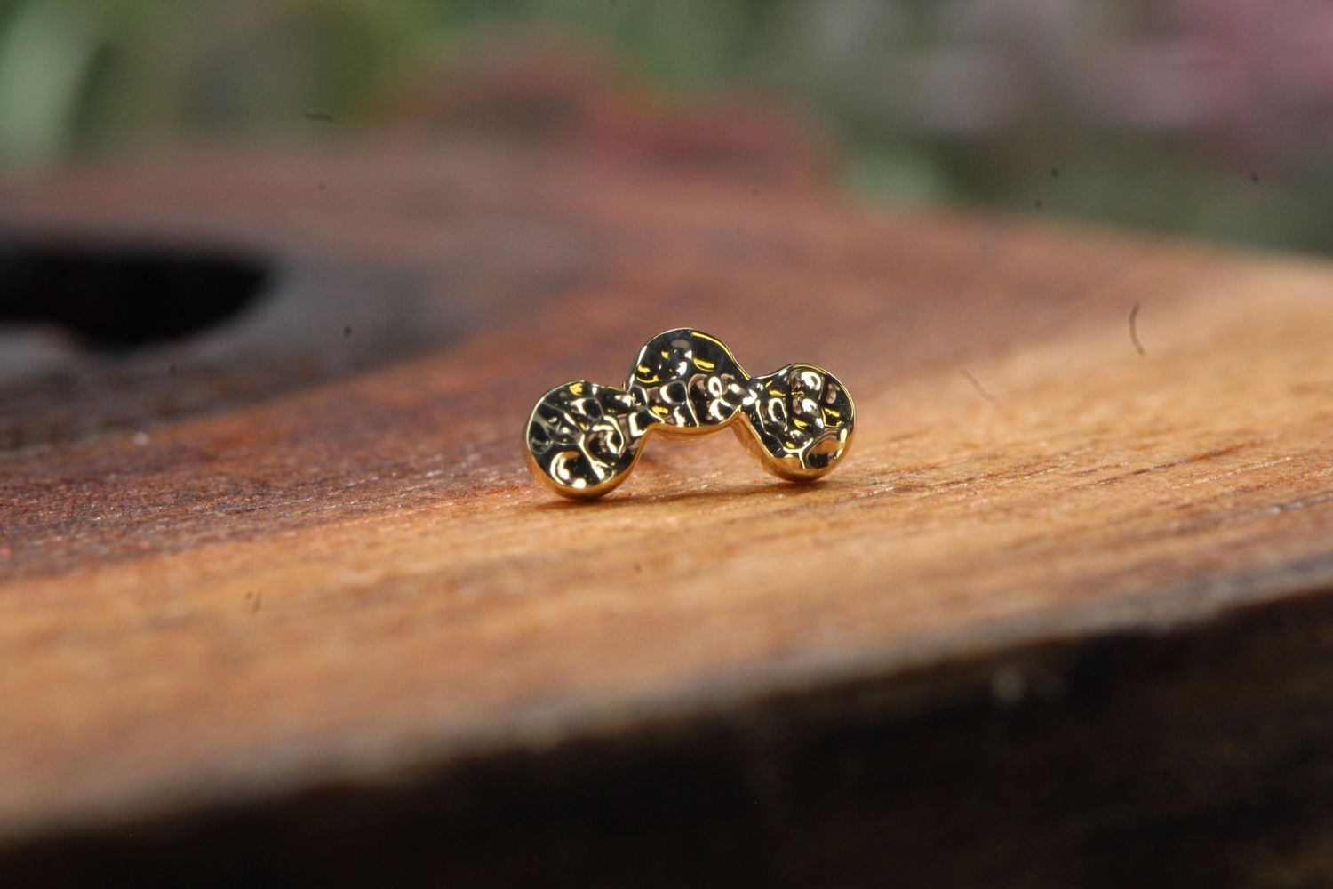 Threadless Yellow Gold Disk Curve Cluster
