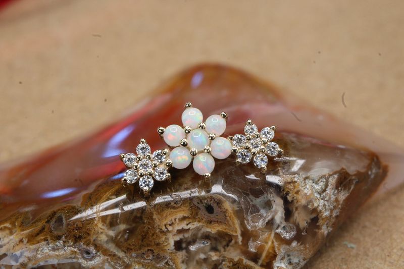 Threaded Yellow Gold Estrella Top