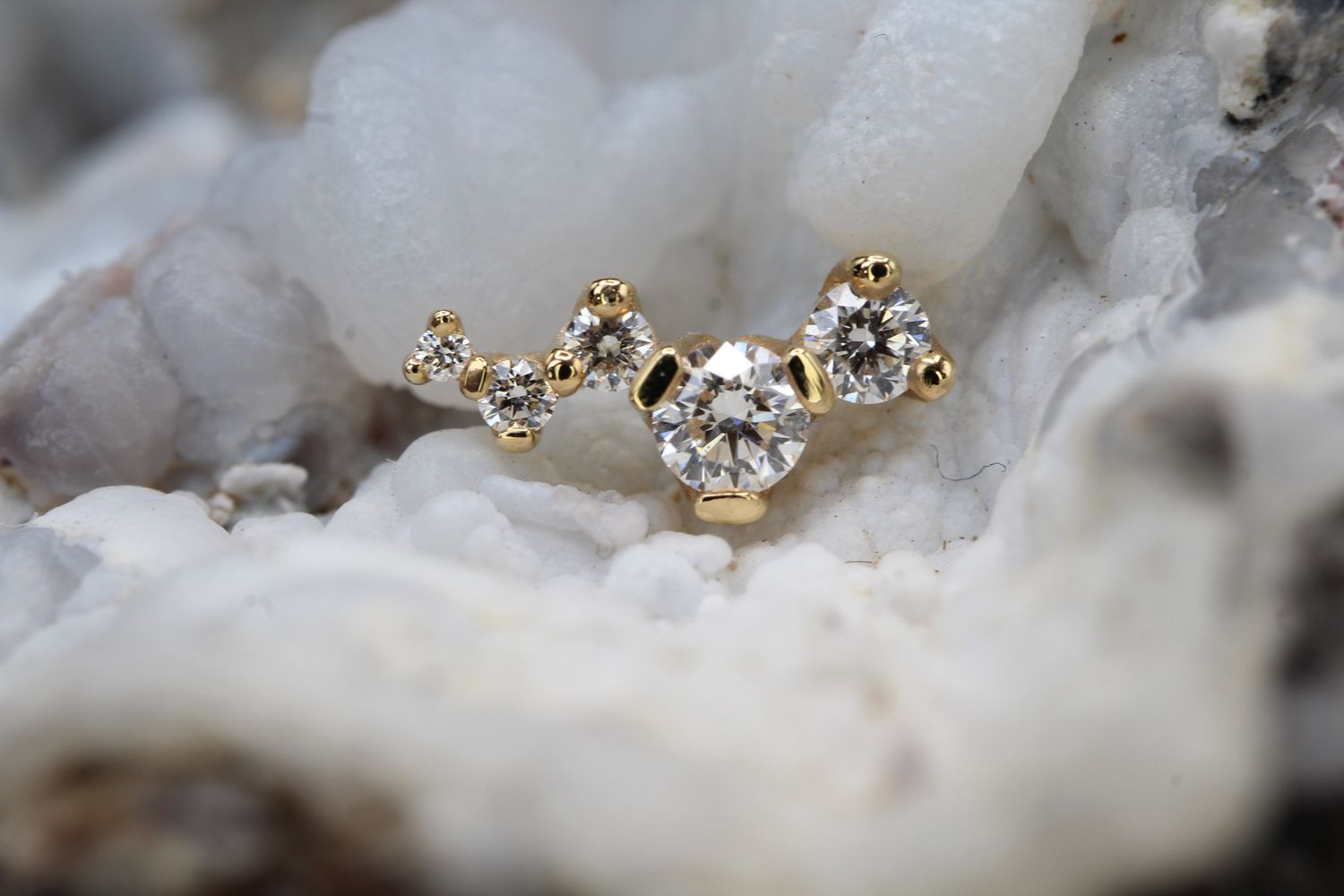 Threaded Yellow Gold Ripple End, Gauge: 18/16ga, Stone: VS1 White Diamond