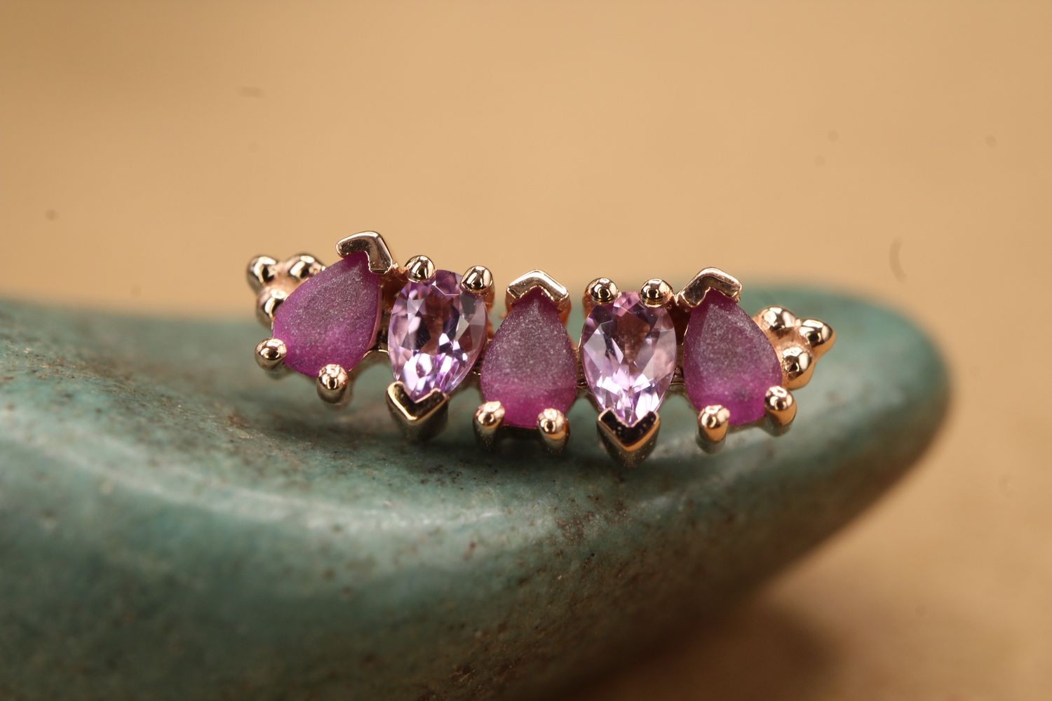 Threaded Rose Gold Nalani Top, Gauge: 18/16ga, Stone: Sandblasted Rhodolite &amp; Light Amethyst