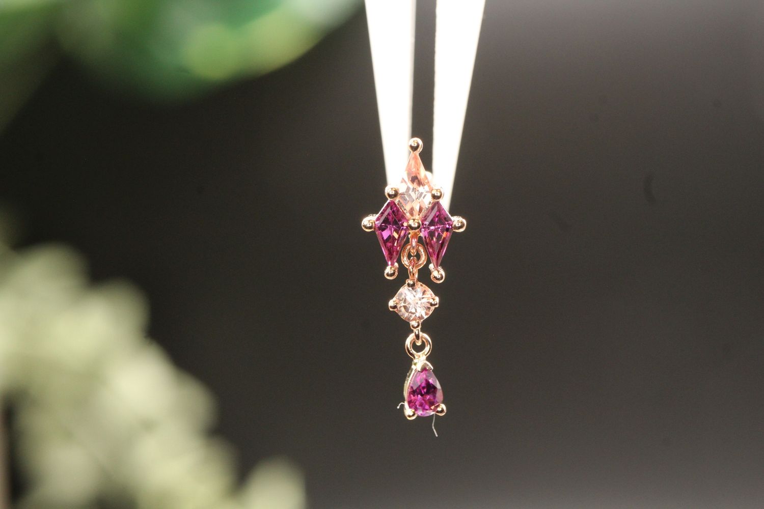Threaded Rose Gold Howl Top, Gauge: 14/12ga, Stone: Chatham Champagne Sapphire &amp; Rhodolite