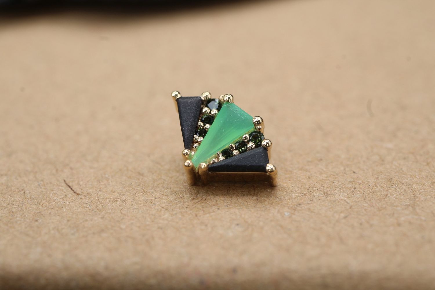 Threaded Yellow Gold Cerberus Top, Gauge: 14/12ga, Stone: Sandblasted Onyx, Green Tourmaline &amp; Chrysoprase