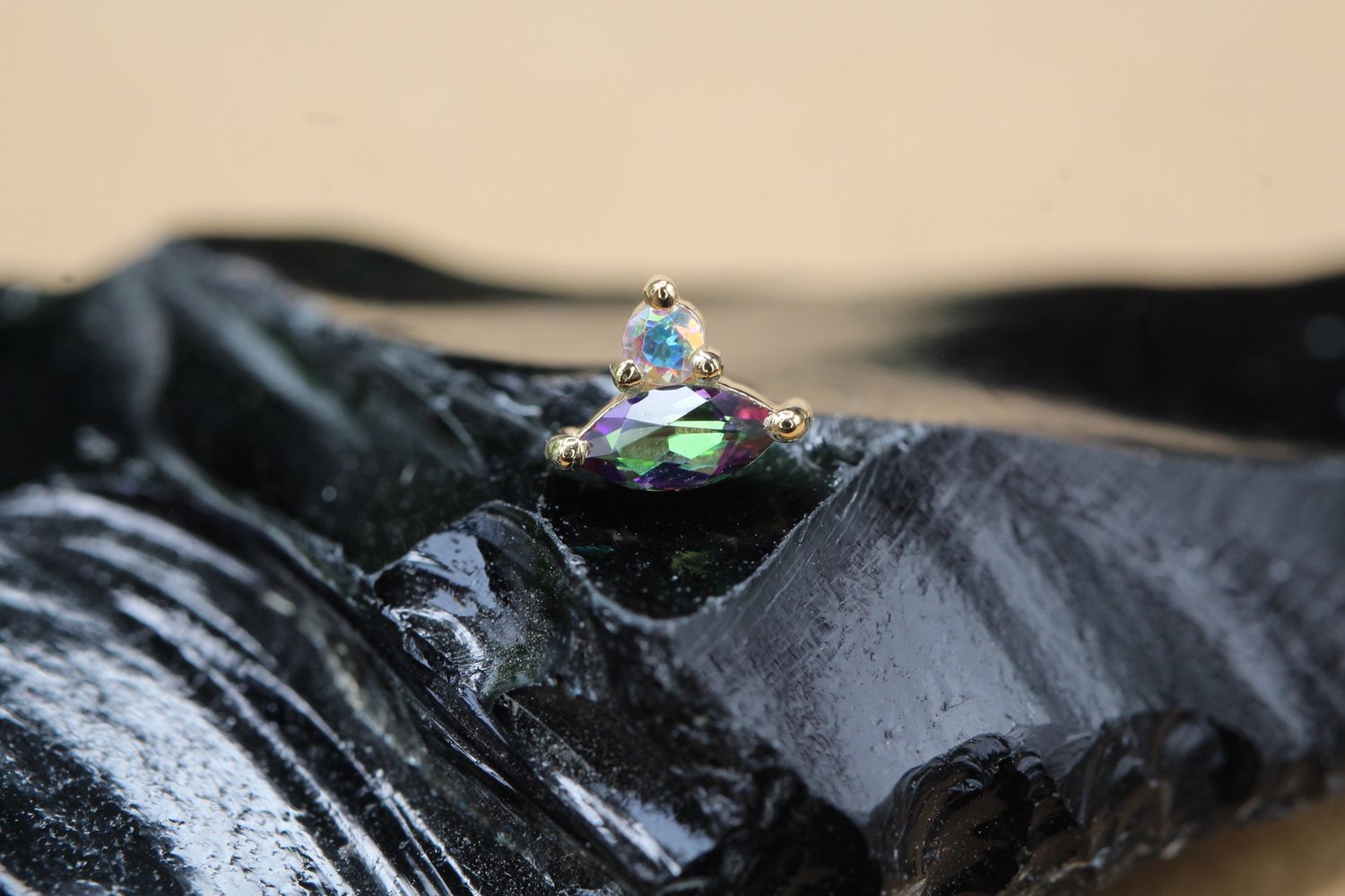 Threadless Yellow Gold Matcha Top, Stone: Mystic Topaz &amp; Mercury Mist