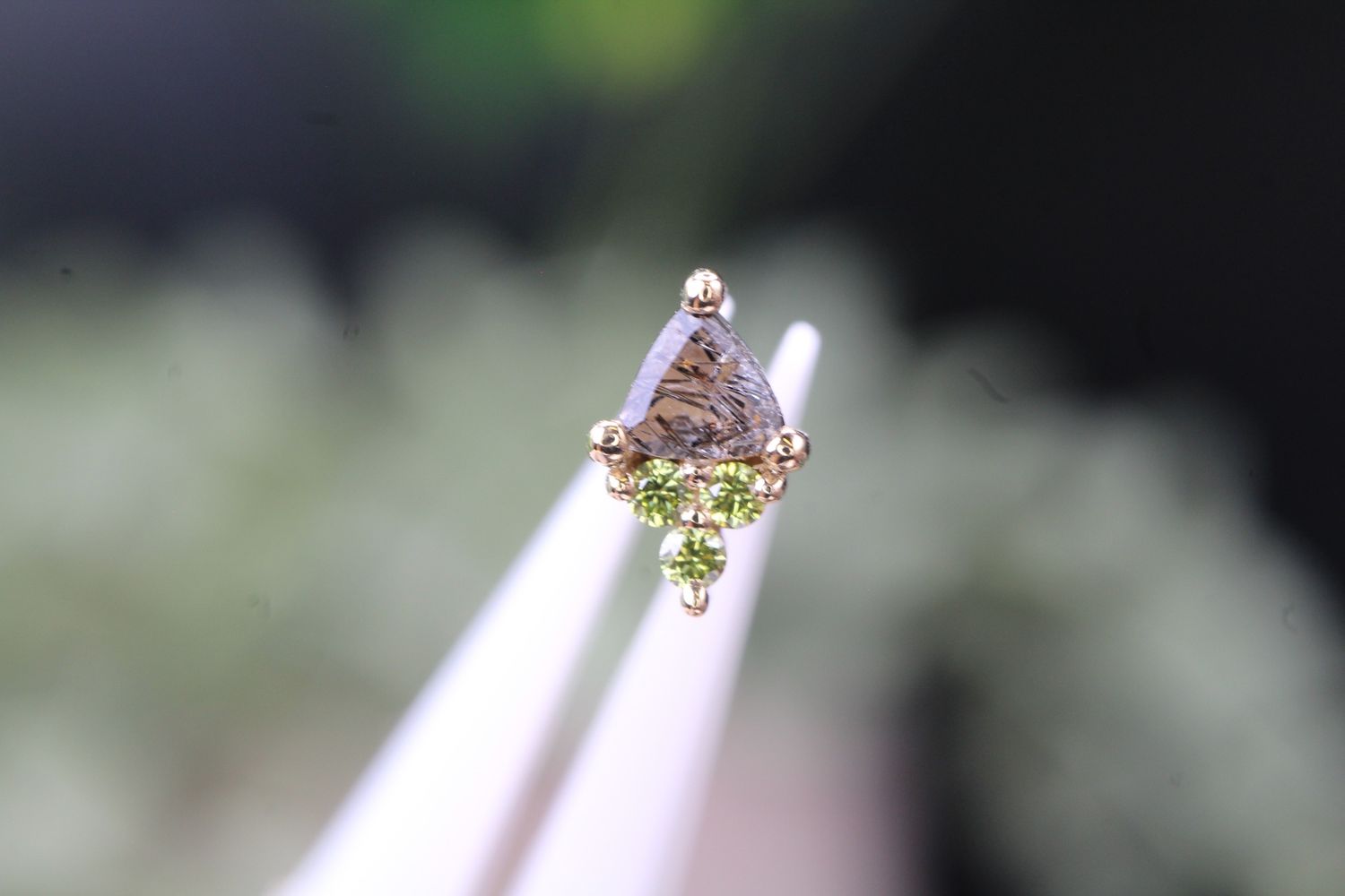Threaded Yellow Gold Tau Top, Gauge: 18/16g, Stone: Tormalinated Quartz &amp; Ice Green Diamond