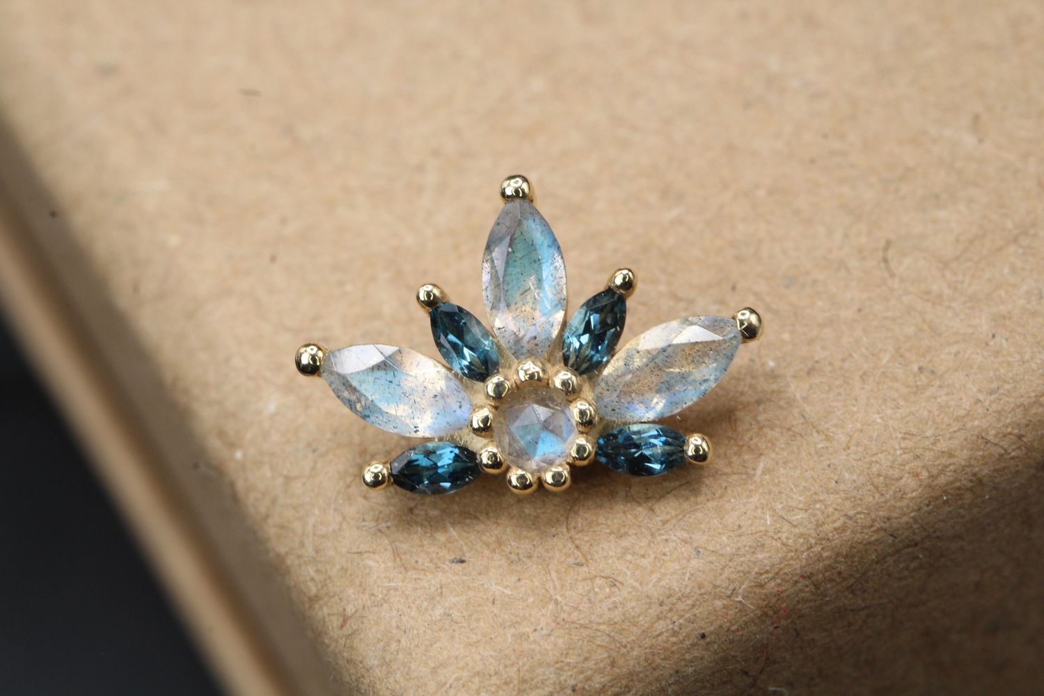 Threaded Yellow Gold Starling Top