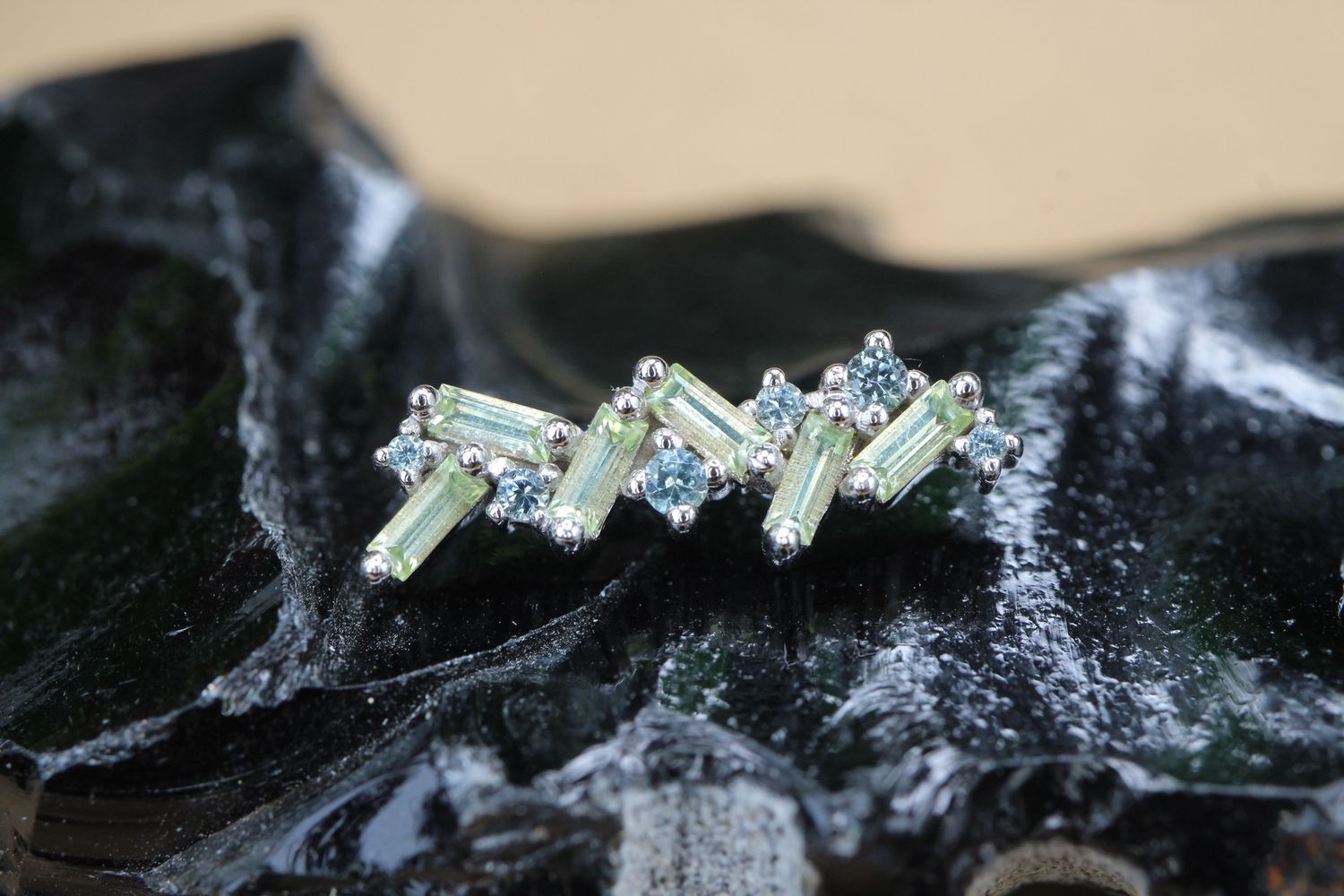 Threaded White Gold Valus Top