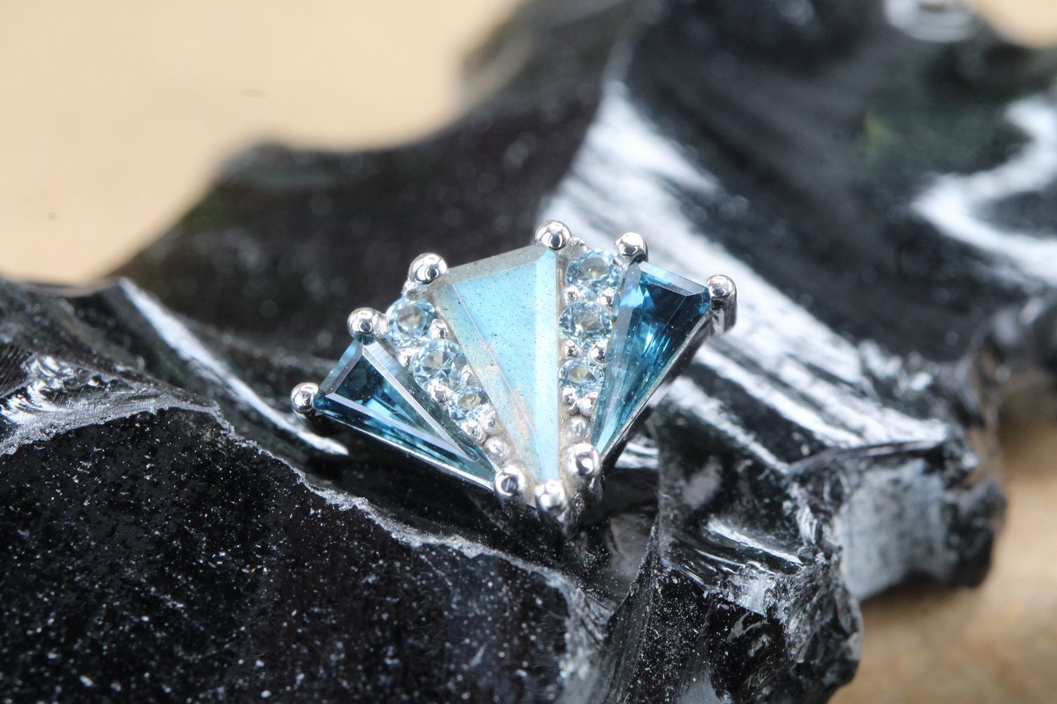 Threaded White Gold Cerberus Top, Gauge: 18/16ga, Stone: London Blue Topaz, Labradorite &amp; Swiss Blue Topaz