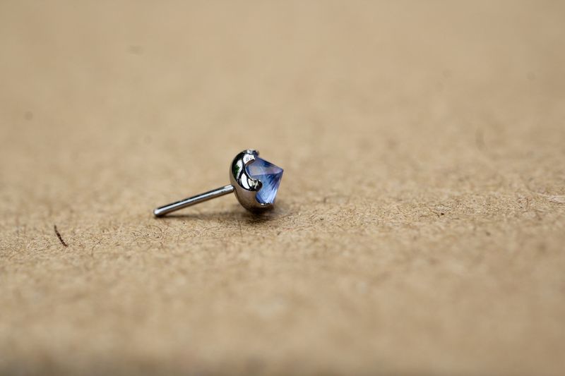Threadless Titanium Inverted Prong Tops