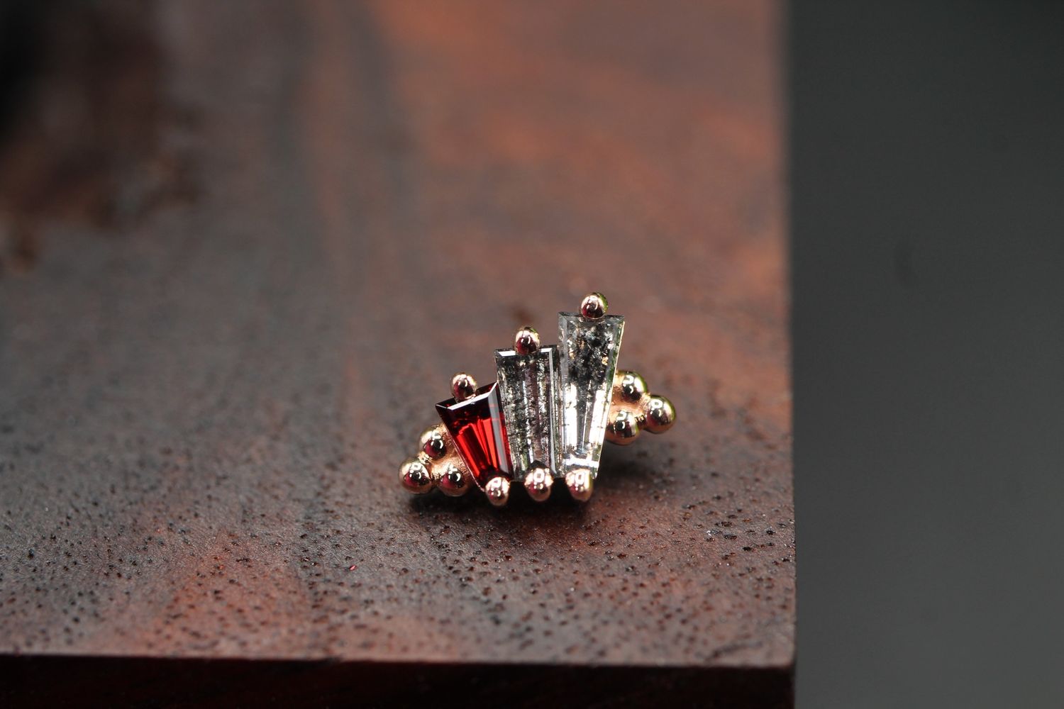Threaded Rose Gold Devotion Top, Gauge: 18/16ga, Stone: Garnet &amp; Grey Diamond
