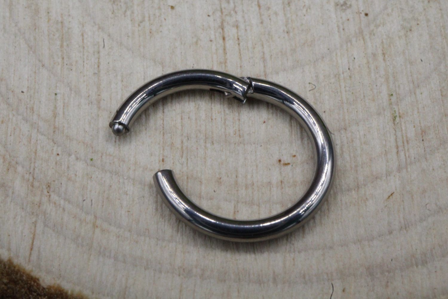 Diablo Titanium Plain Hinge Ring, Diameter: 1/4'', Gauge: 16g