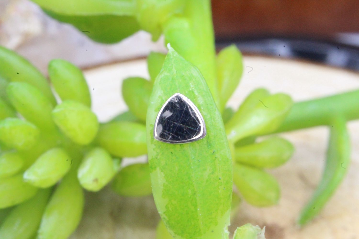 Threadless White Gold Soft Triangle Top, Size: 3.5mm