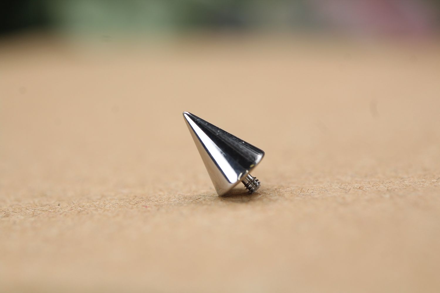 Threaded Cone Spike Ends, Finish: High Polished, Gauge: 18/16g, Size: 3/32''