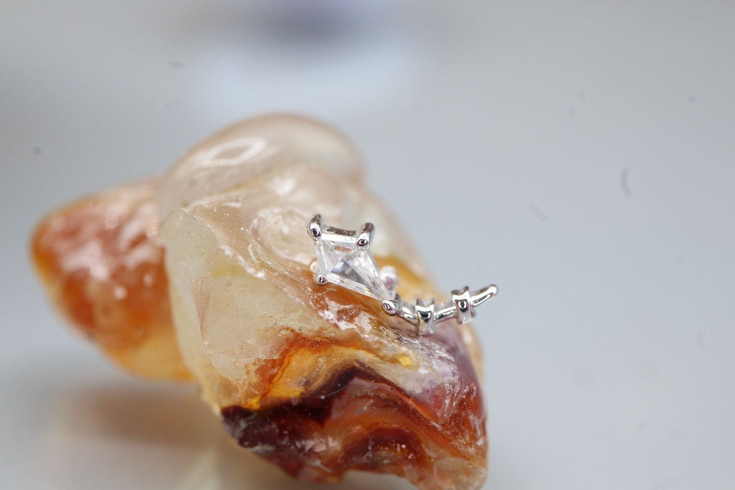 Threaded White Gold Hang On! Top