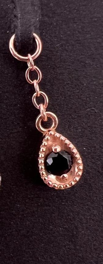 Rose Gold No Name Charm, Stone: Faceted  Onyx