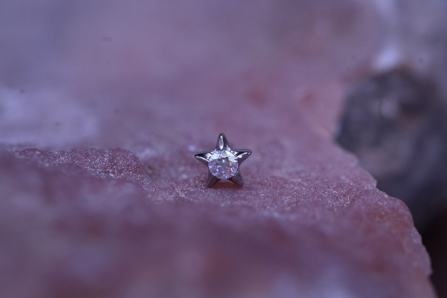 Threadless Titanium Gemmed Star Top, Size: 3mm, Stone: ABCZ