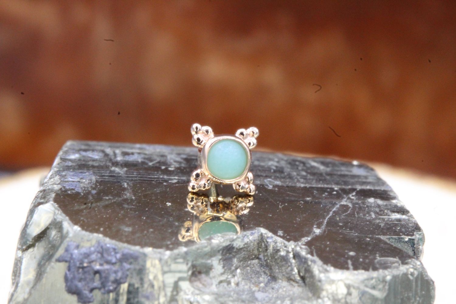 Threadless Rose Gold Mini Kandy Top, Size: 5mm with 2mm Gem, Stone: Sandblasted Chrysoprase
