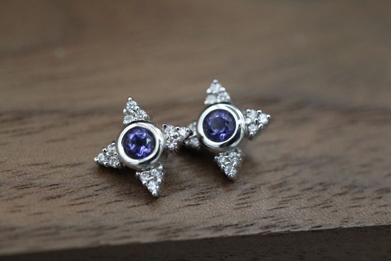 Threaded White Gold Desimone