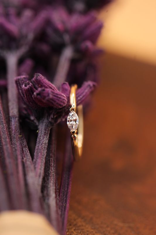 Yellow Gold Fixed V Prong Marquise Seam Ring