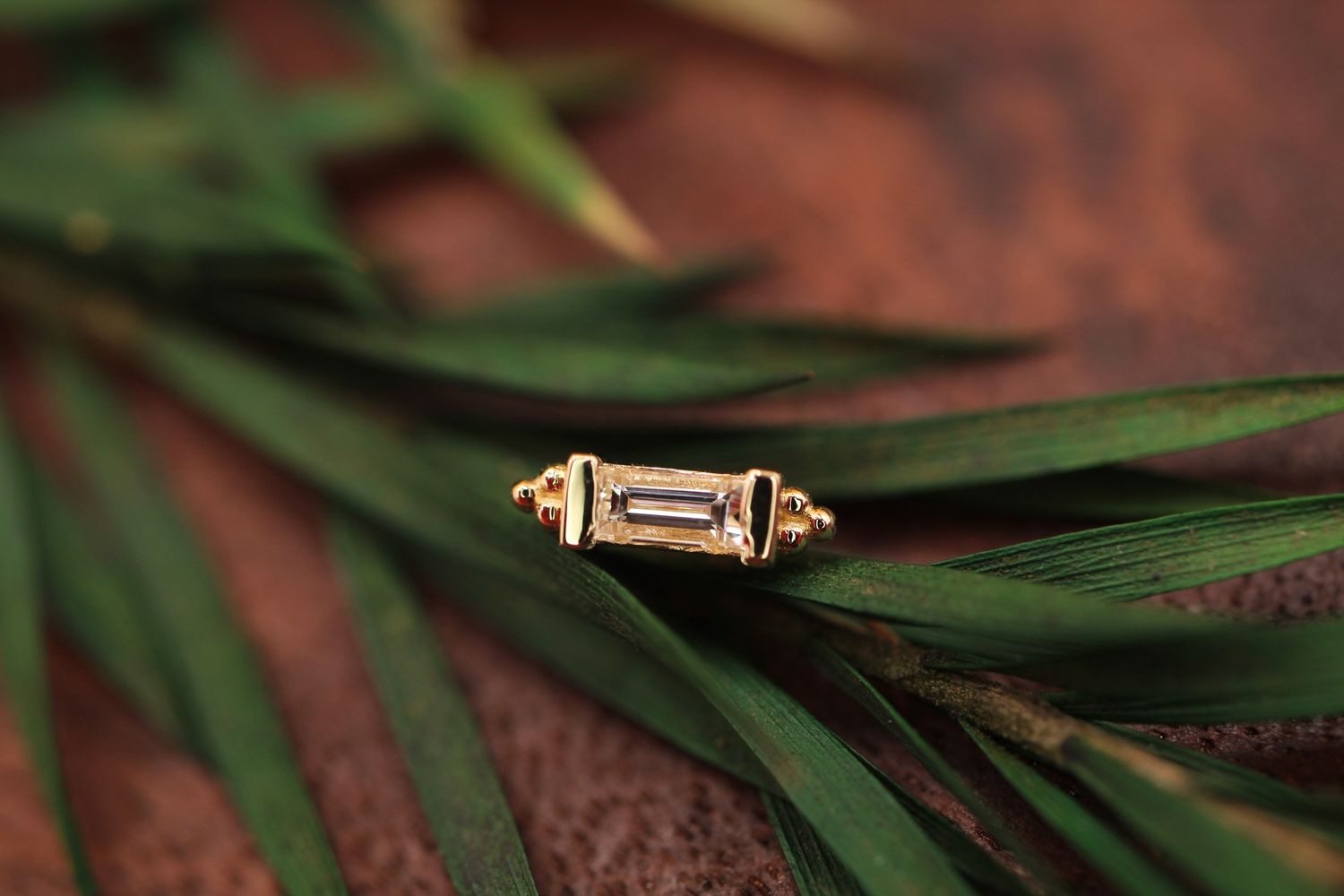 Threadless Yellow Gold Siva, Stone: VS1 White Diamond