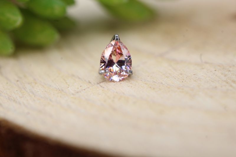Threadless Titanium Pear Prong Set Tops