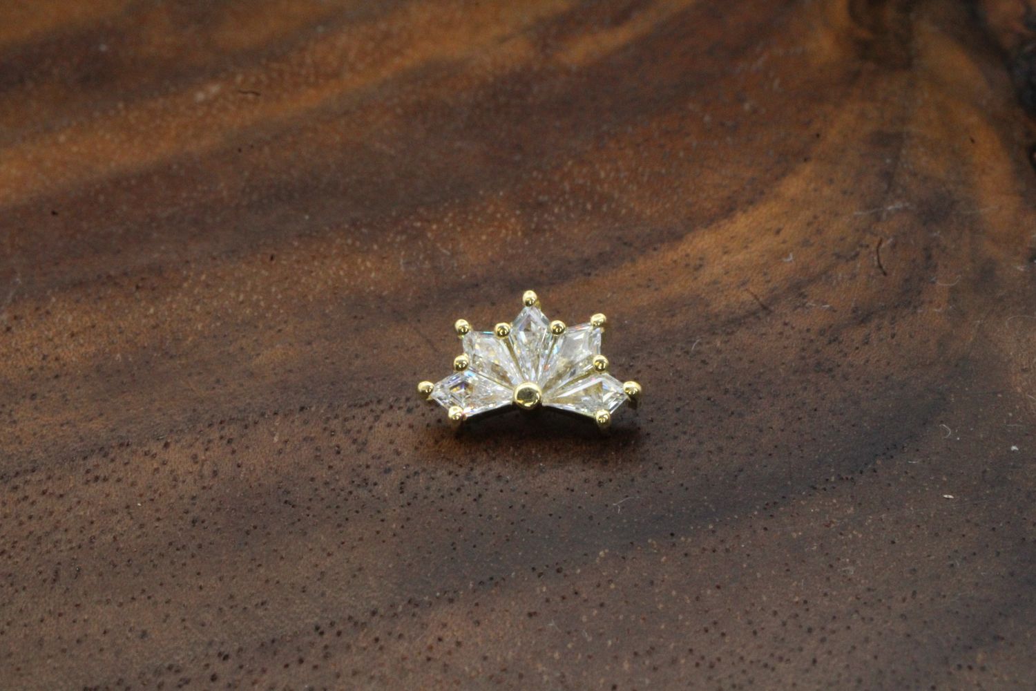 Threaded Yellow Gold Spirit, Gauge: 18/16ga, Stone: Madeira Citrine &amp; Citrine