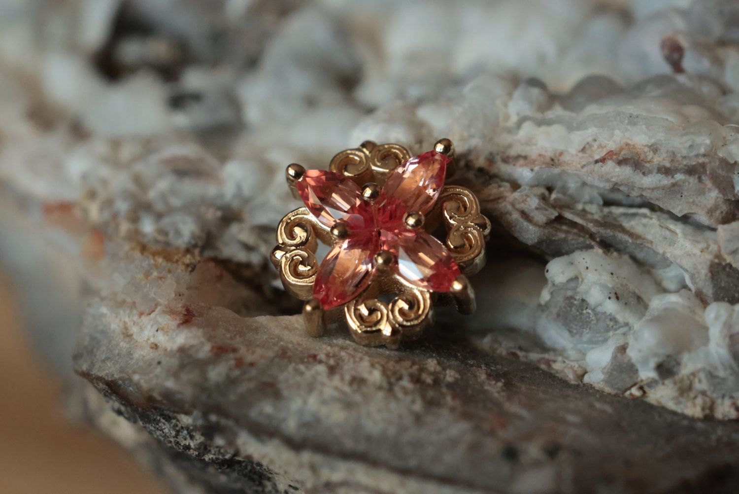 Threaded Yellow Gold Lamia Marquise Cluster Top, Gauge: 18/16ga, Stone: Padparadscha Sapphire (CH)