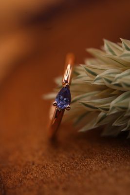 Rose Gold Fixed V Pear Seam Ring