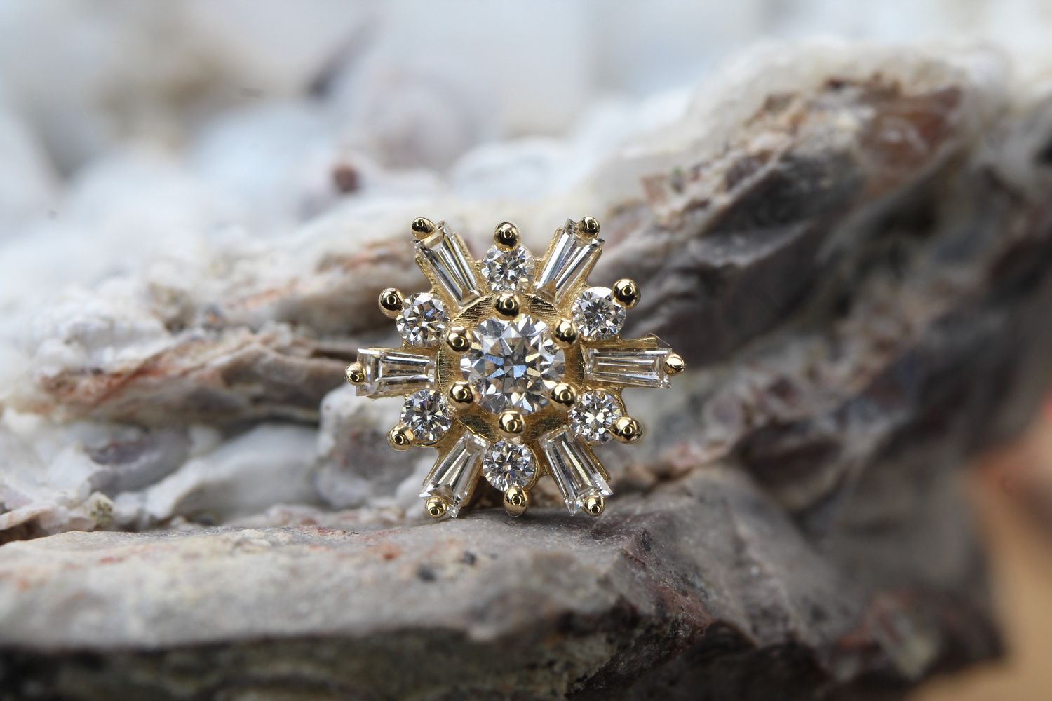 Threaded Yellow Gold Elaine Top, Gauge: 14/12ga, Size: 10mm, Stone: VS1 Diamond