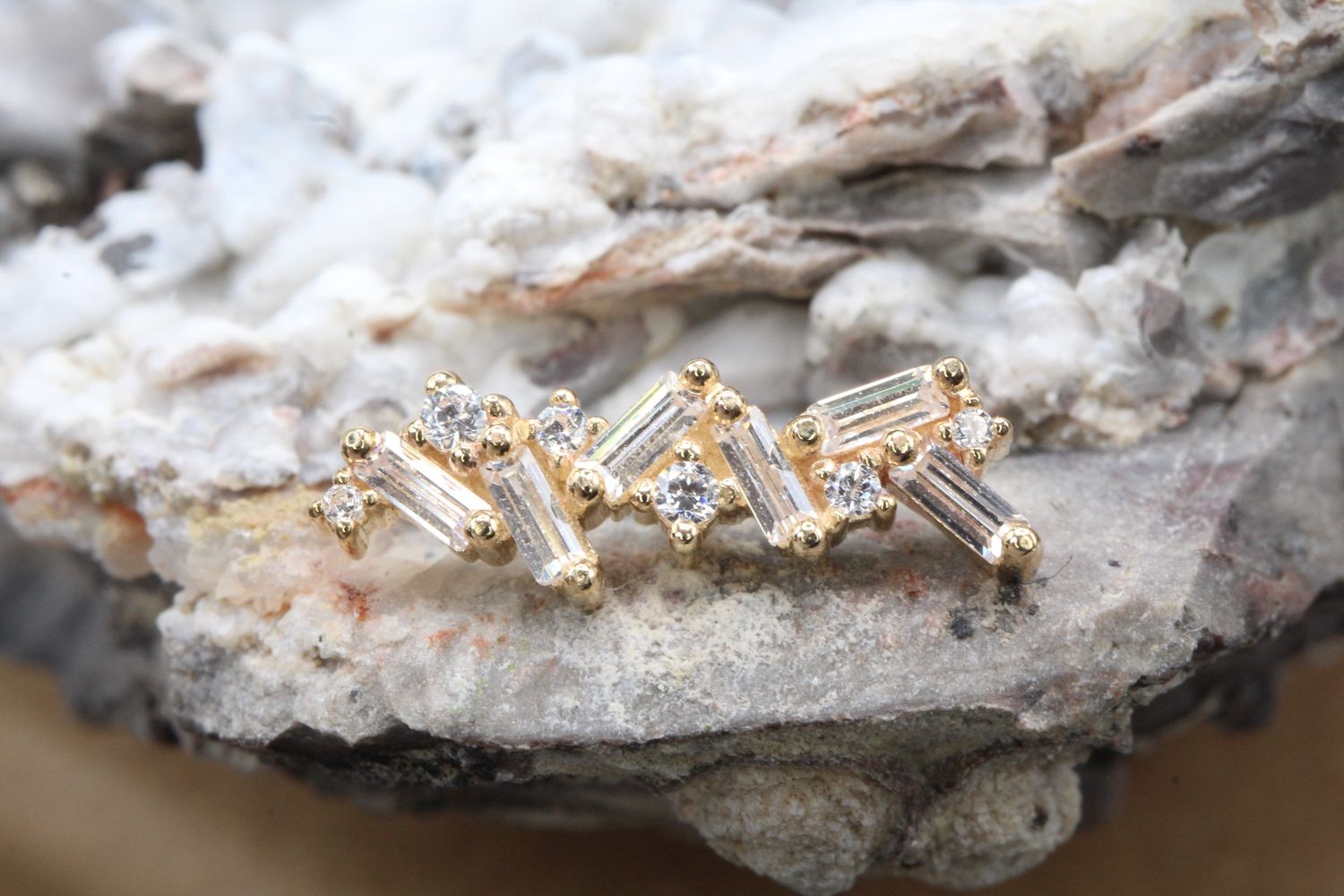 Threaded Yellow Gold Valus Top, Gauge: 18/16ga, Orientation: Left, Stone: White CZ