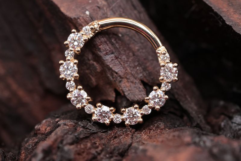 Yellow Gold Setevos Hinge Ring