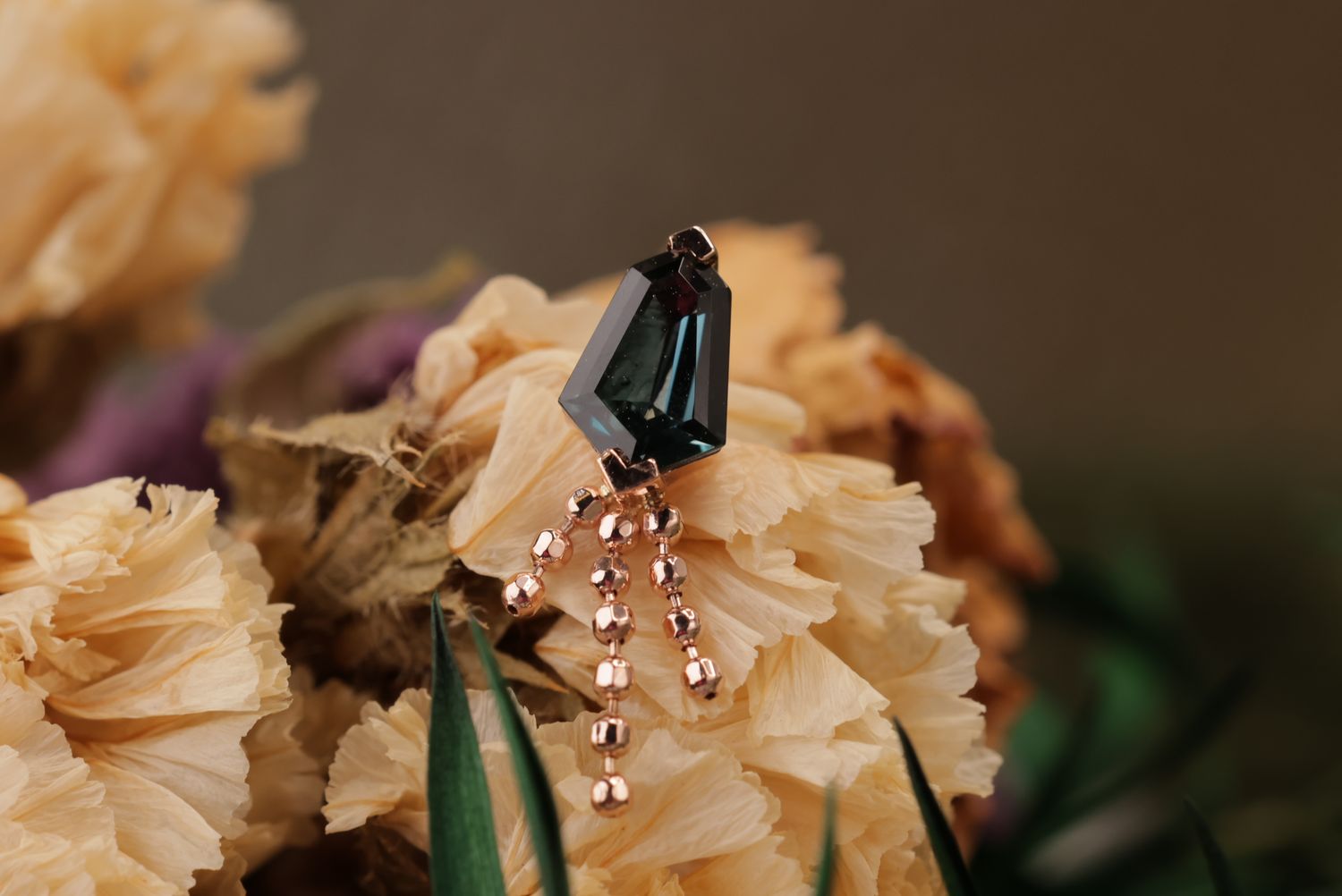 Threaded Rose Gold Bellatrix Top, Gauge: 18/16ga, Stone: London Blue Topaz