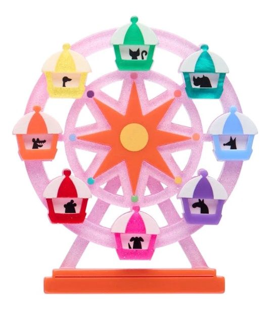 A Wheely Good View Brooch