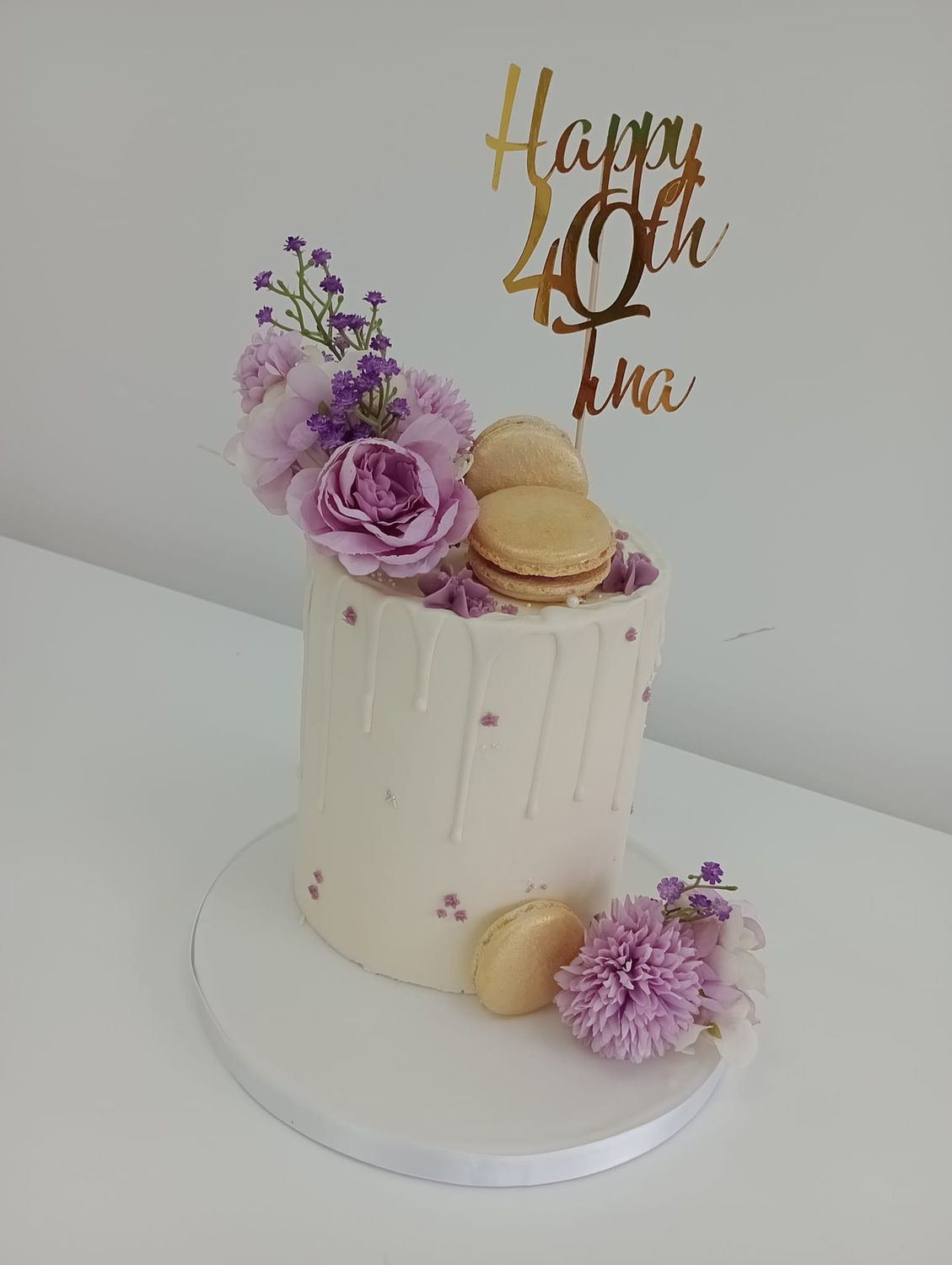 Macarons and flowers