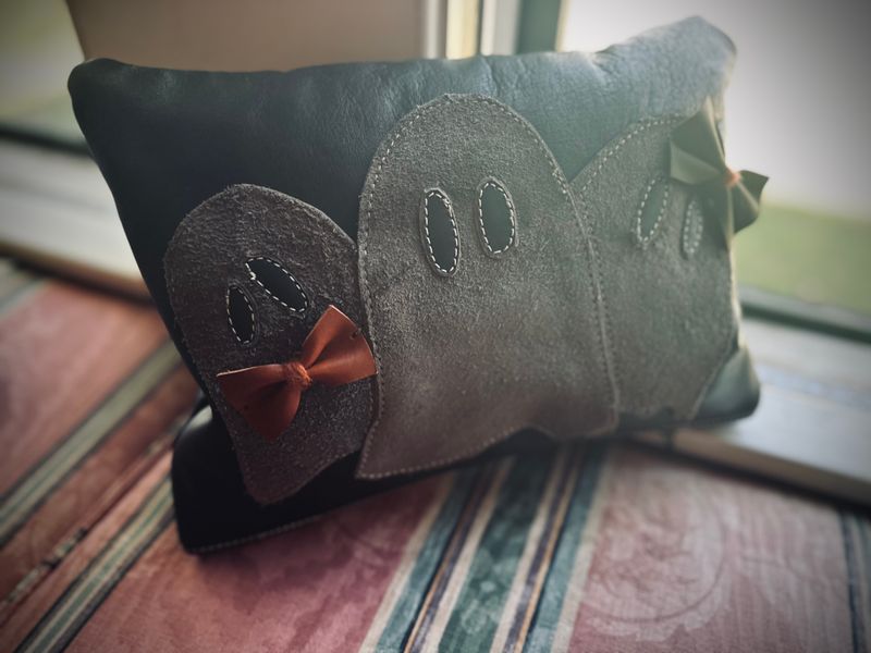 Small Decorative Ghost Trio