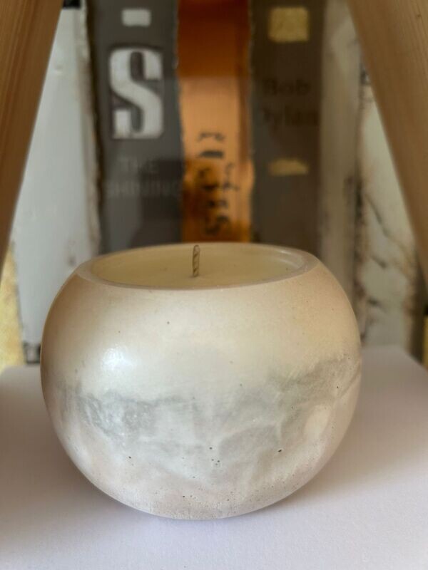 &#39;Pure Vanilla&#39; - sandstone bowl 165g candle