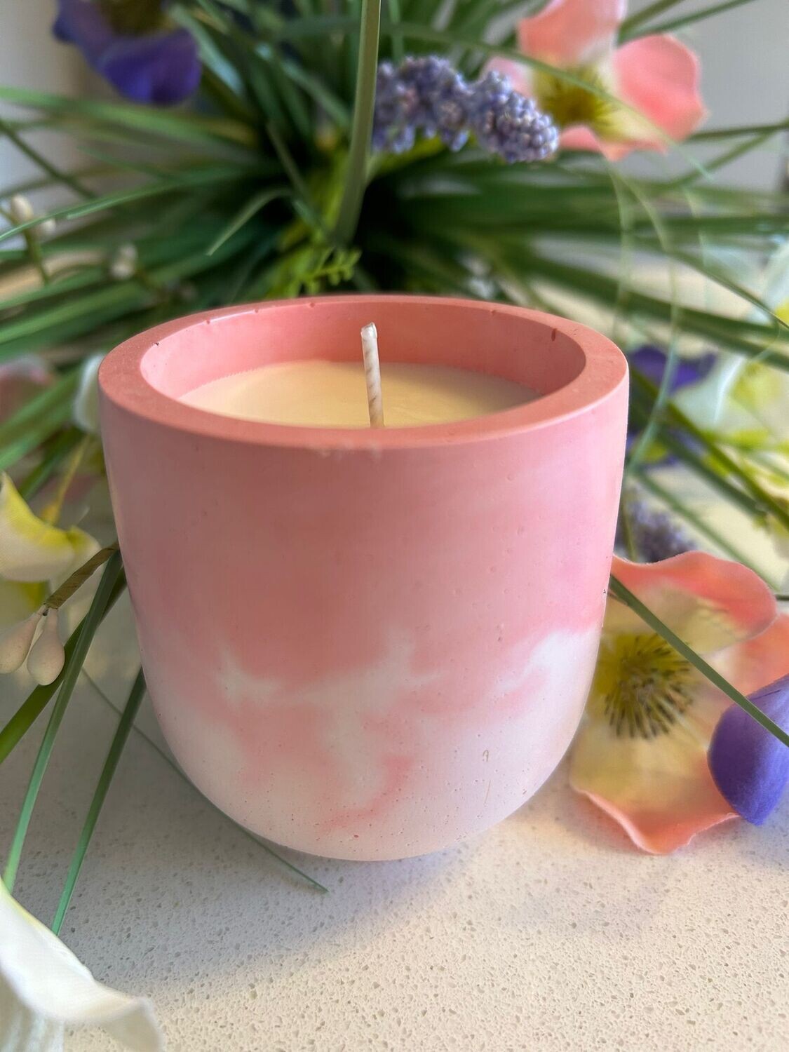 &#39;Raspberry &amp; Amber Rose&#39; - curved base 180g candle