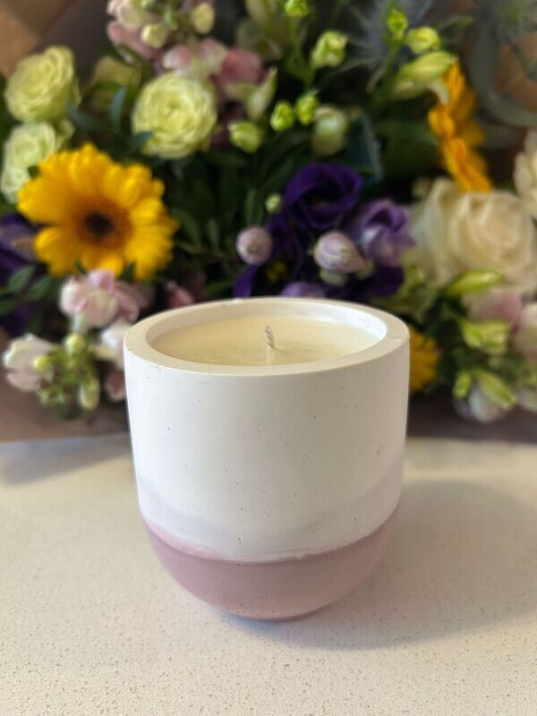 &#39;Vintage Bluebells &amp; Sweet Pollen&#39; - 180g candle