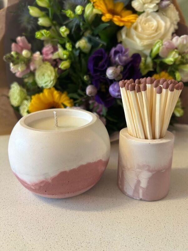 &#39;Vintage Bluebells &amp; Sweet Pollen&#39; - 165g candle and match pot