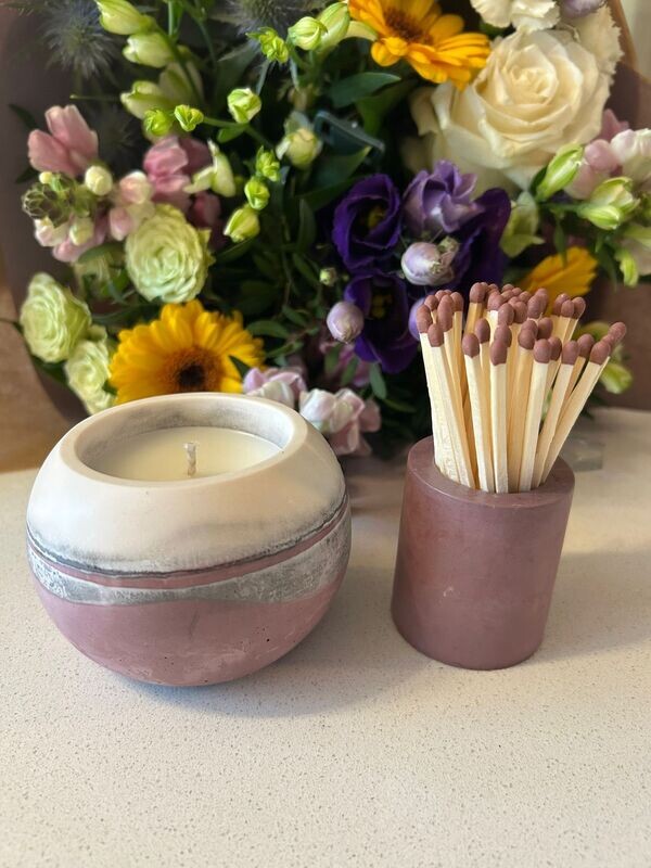&#39;Vintage Bluebells &amp; Sweet Pollen&#39;  165g candle &amp; match pot