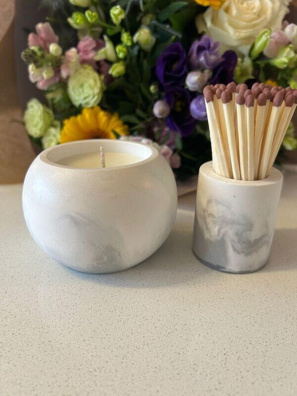 Relax &amp; Unwind&#39; - 165g candle &amp; match pot