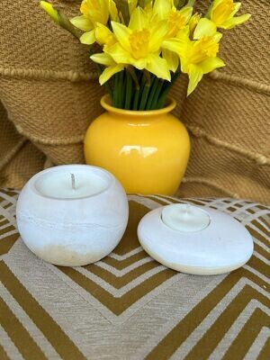 &#39;Daffodils&#39; - 165g candle and tea light holder