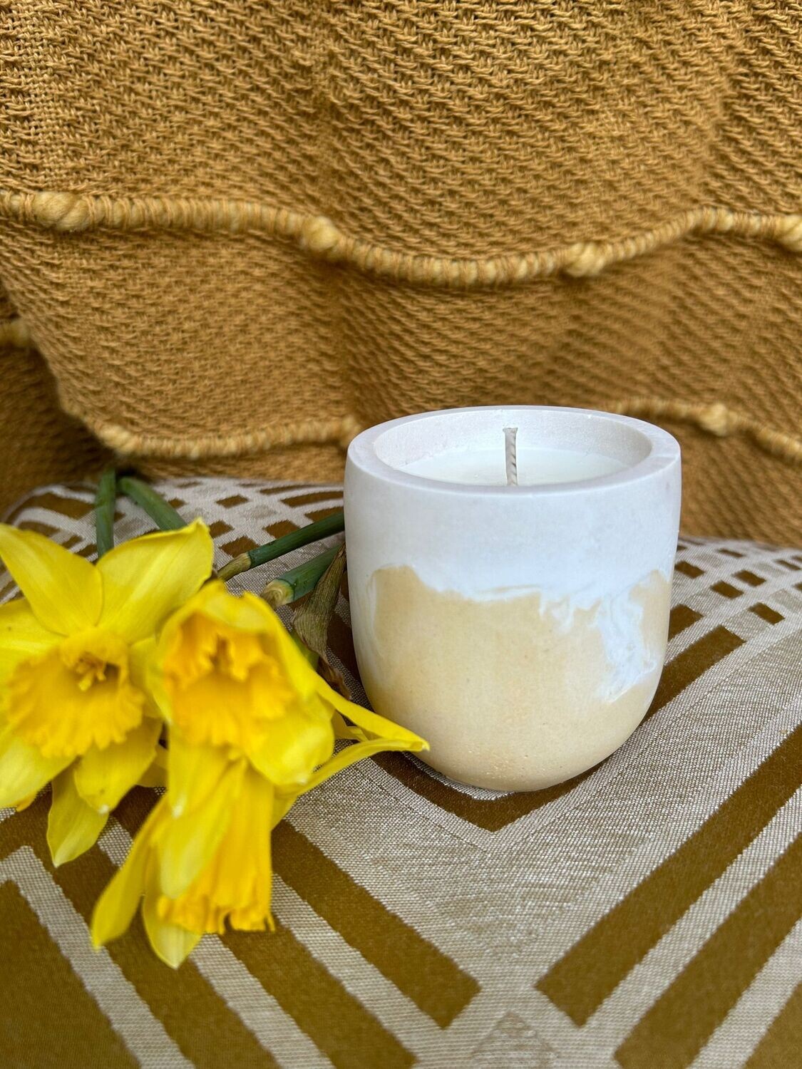 &#39;Daffodils&#39; - 180g candle