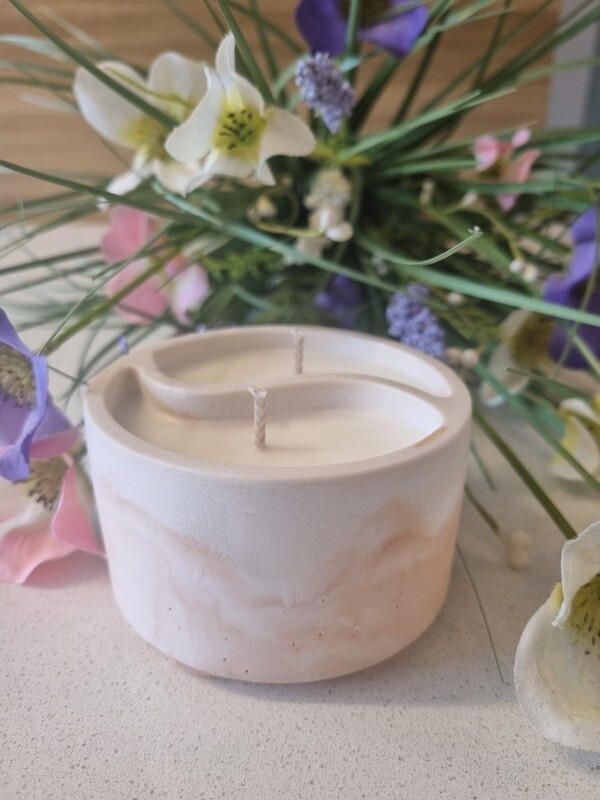 &#39;Ripe Peach &amp; Vanilla&#39; - yin and yang 180g candle