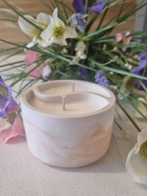 &#39;Ripe Peach &amp; Vanilla&#39; - yin and yang 180g candle