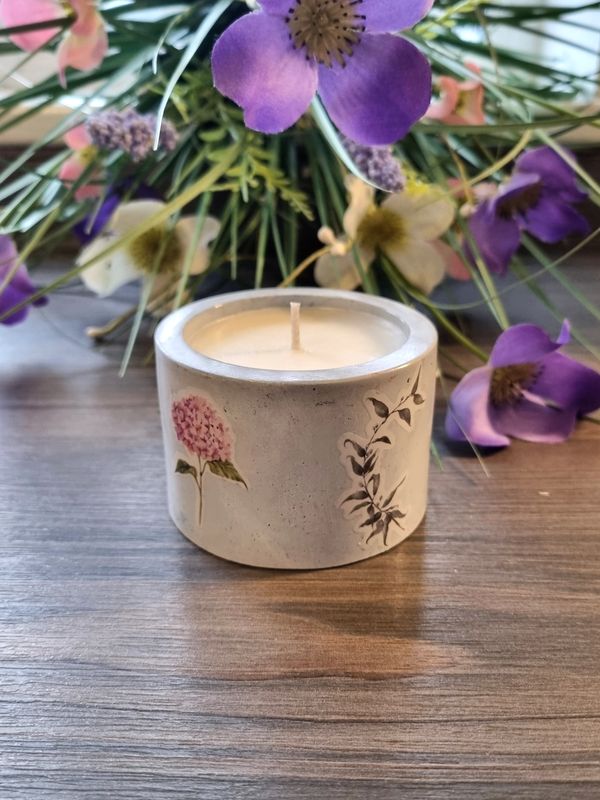 &#39;Floral Bouquet&#39; - 120g candle