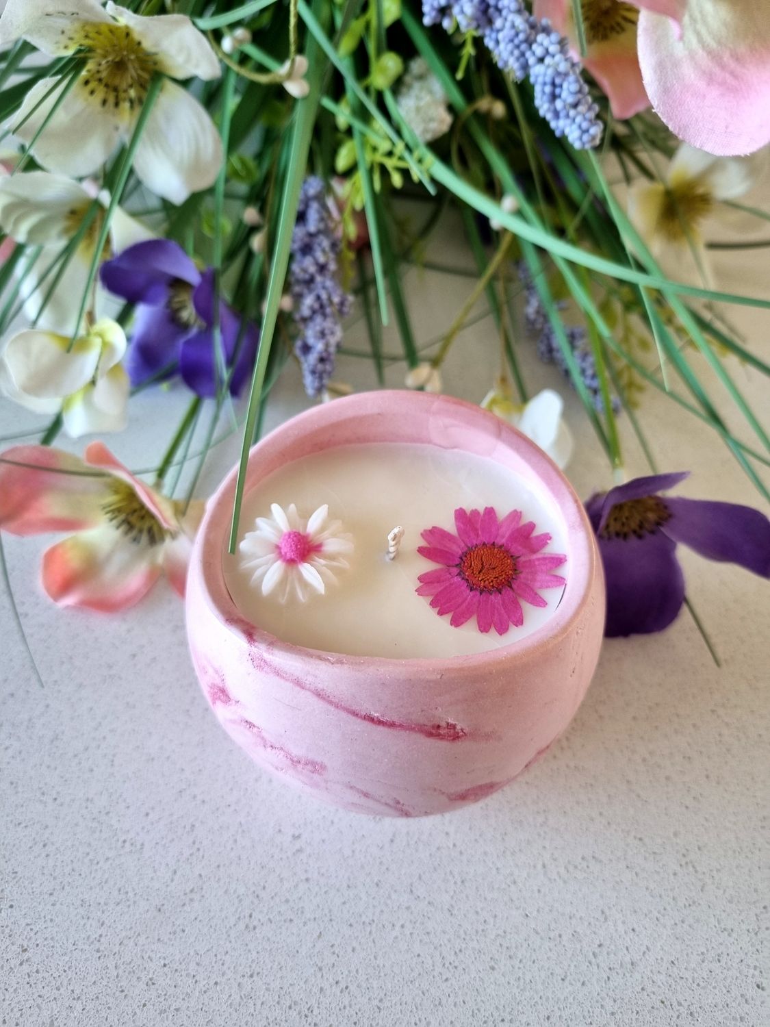 &#39;Wildflowers &amp; Woodlands&#39; - curved 165g candle
