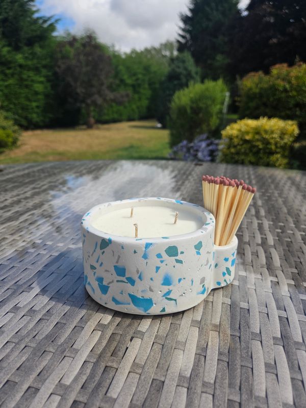 &#39;Seaweed &amp; Juniper&#39; - 450g candle