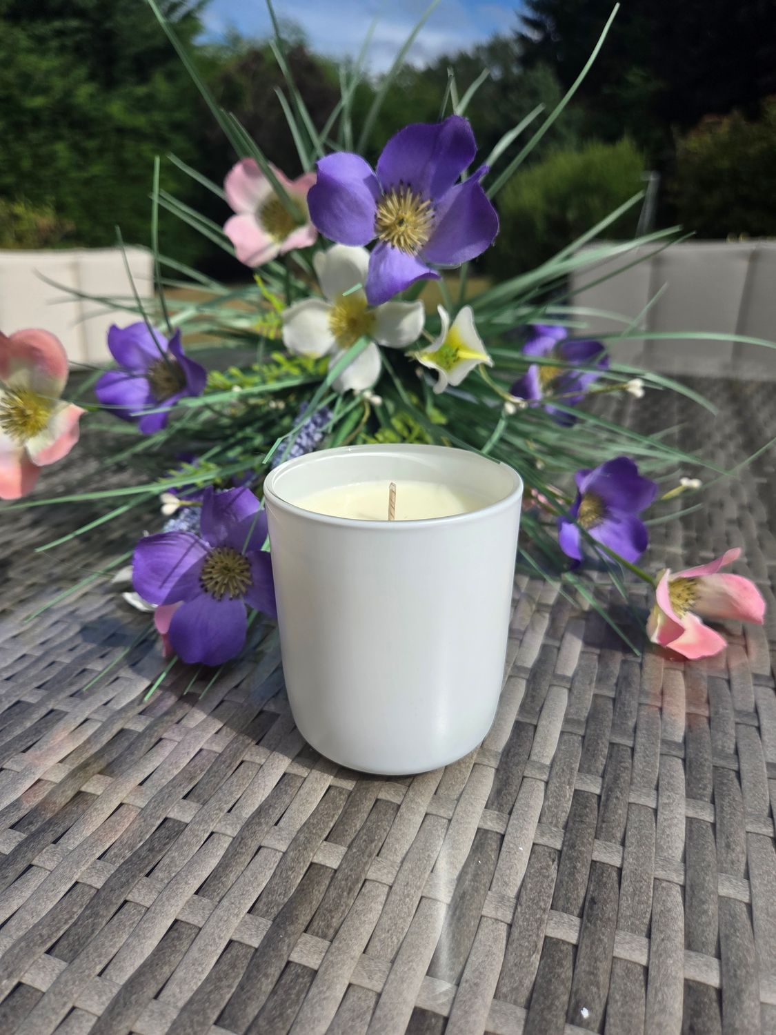 &#39;Relax &amp; Unwind&#39; - 220g candle